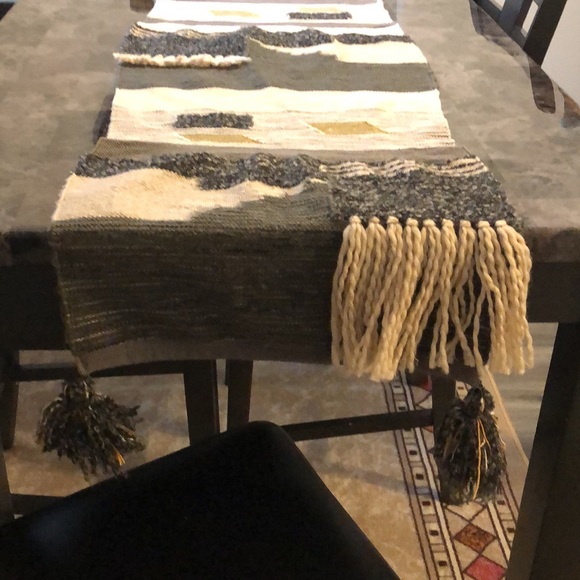 Table runner - Picture 4 of 6